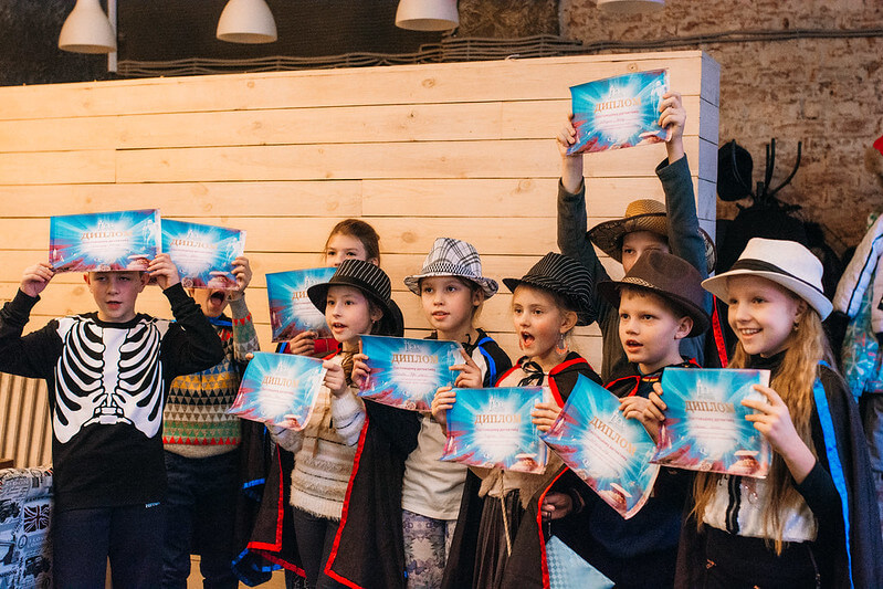 Как отметить Новый год классом — идеи для младших школьников в Томске