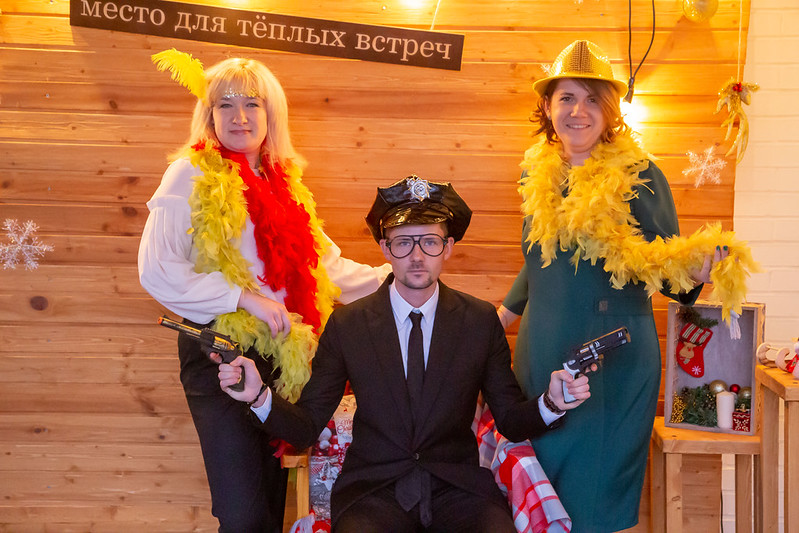 Новогоднее украшение зала для корпоратива в Томске